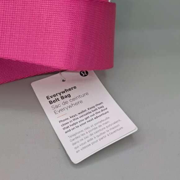 Lululemon Everywhere Belt Bag 2L SONIC PINK New With WHITE LOGO - Picture 3 of 3